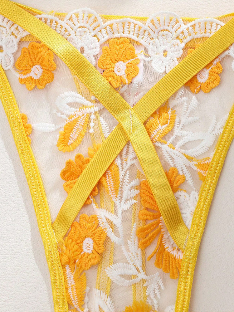 Plus Size Yellow Daisy Embroidered Bra & Thong Set