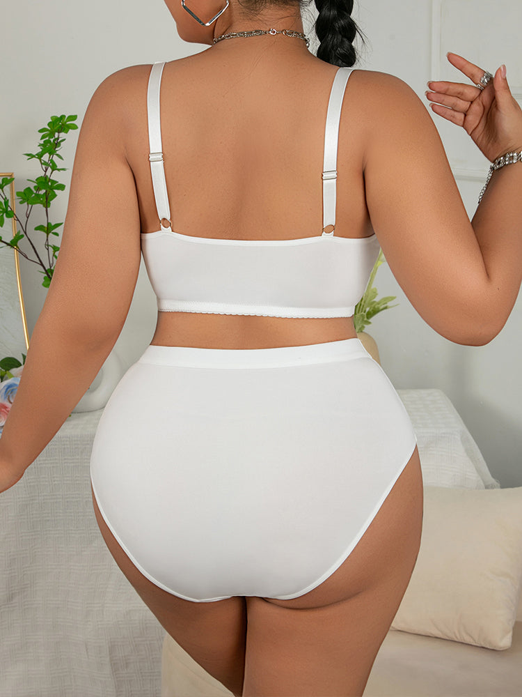 Plus Size Lace Front Closure Bra Set