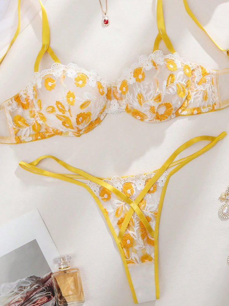 Plus Size Yellow Daisy Embroidered Bra & Thong Set